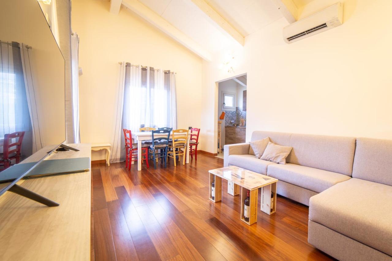 Residence Villa Il Casale - Appartamenti Wellness E Piscina Riscaldata Tovo San Giacomo 外观 照片