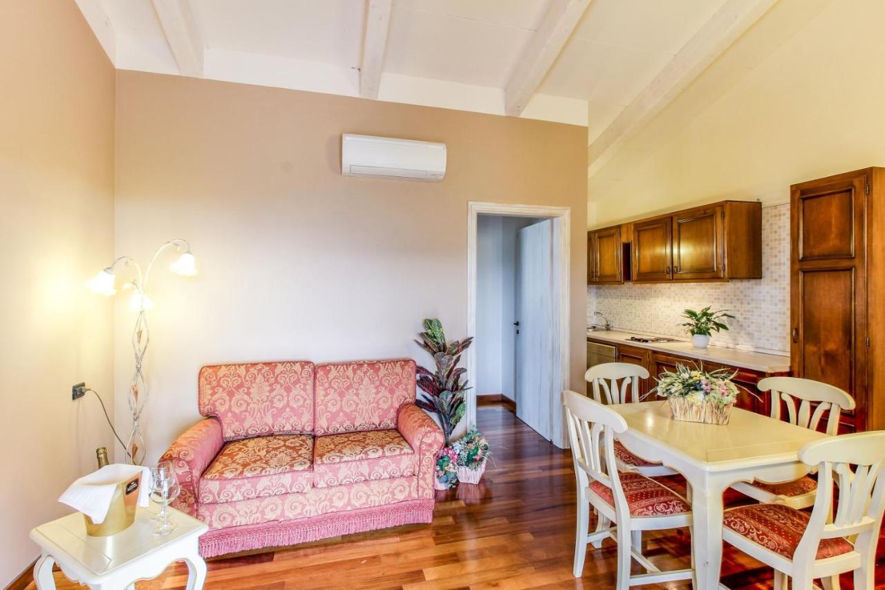 Residence Villa Il Casale - Appartamenti Wellness E Piscina Riscaldata Tovo San Giacomo 外观 照片
