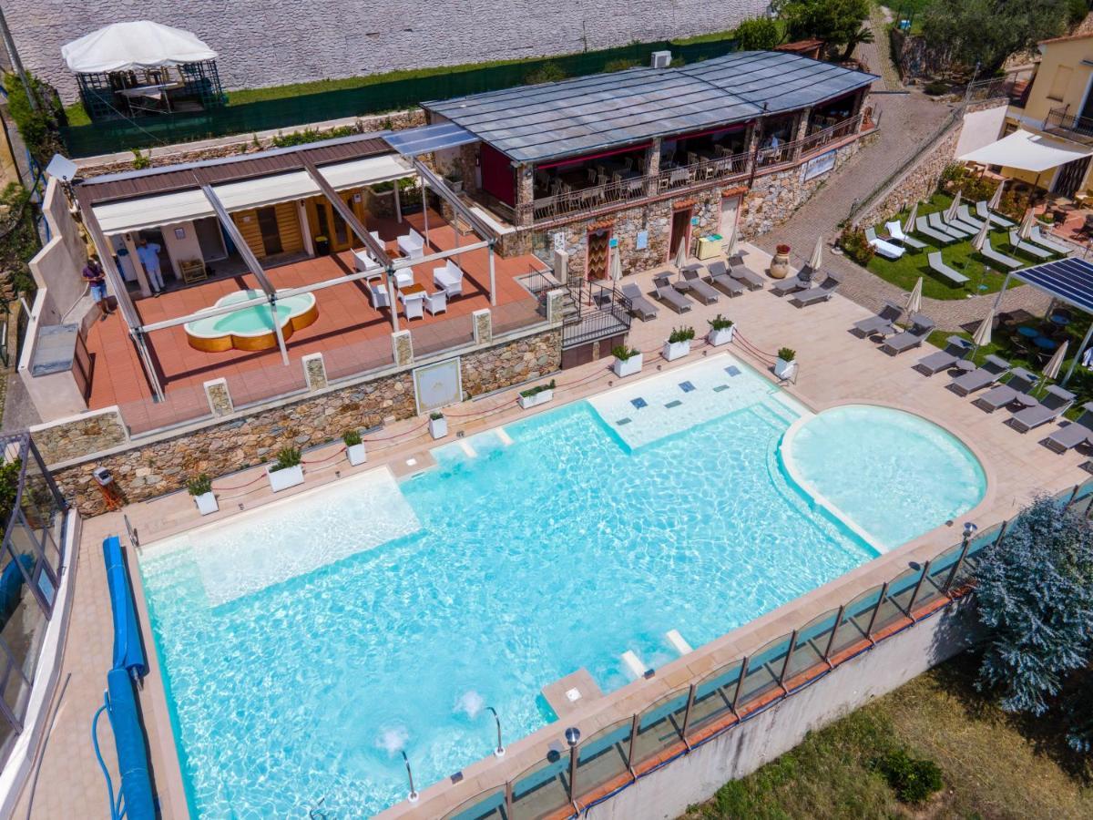 Residence Villa Il Casale - Appartamenti Wellness E Piscina Riscaldata Tovo San Giacomo 外观 照片
