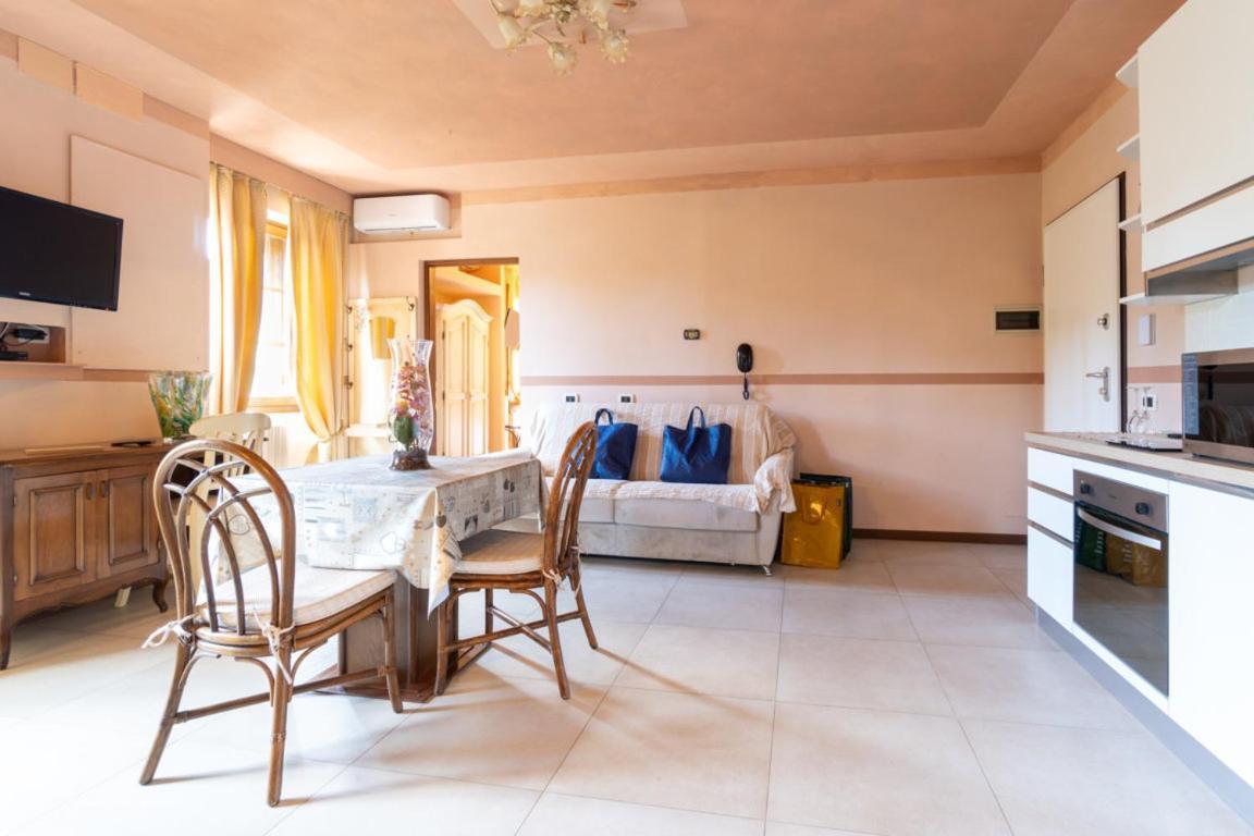 Residence Villa Il Casale - Appartamenti Wellness E Piscina Riscaldata Tovo San Giacomo 外观 照片